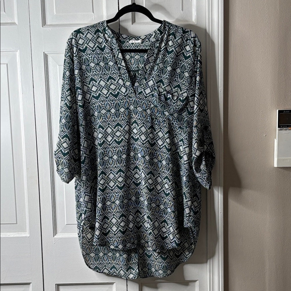 Lush Geometric Print Tunic Top - Green & White Lg
